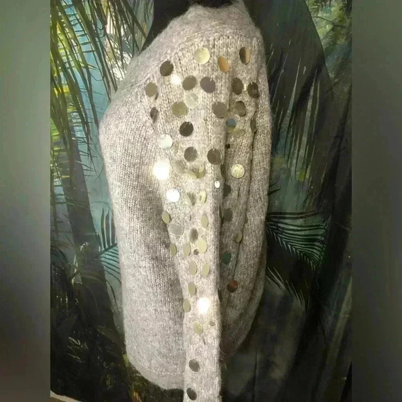 VENUS Chic Grey Sweater with Sequin Detailing - Picture 12 of 15